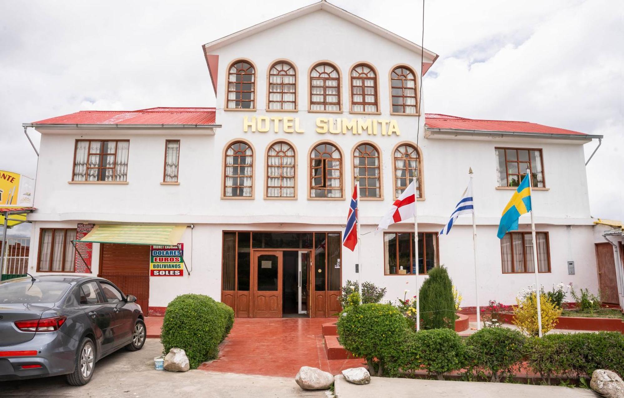 Hotel Summita Yunguyo Екстериор снимка