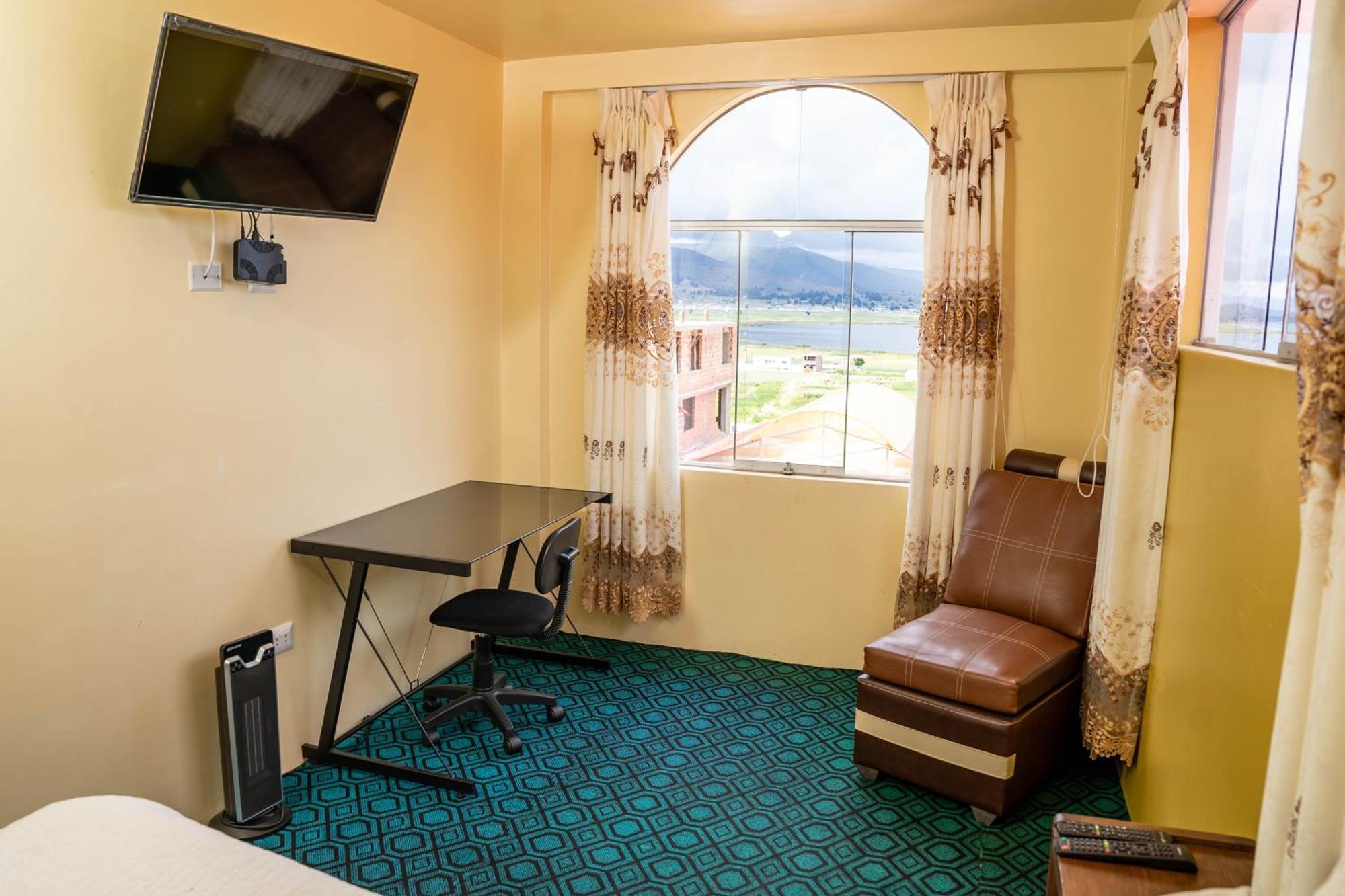 Hotel Summita Yunguyo Екстериор снимка