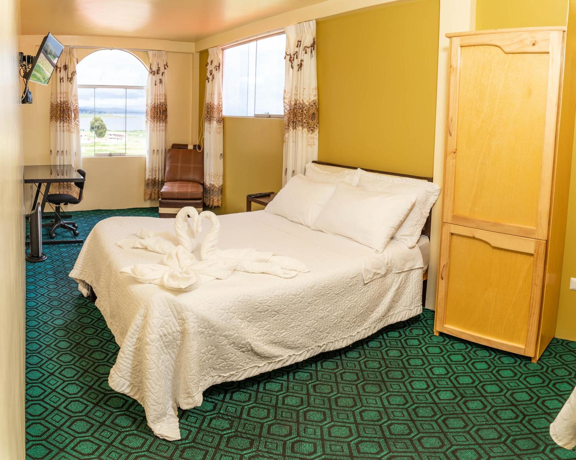 Hotel Summita Yunguyo Екстериор снимка