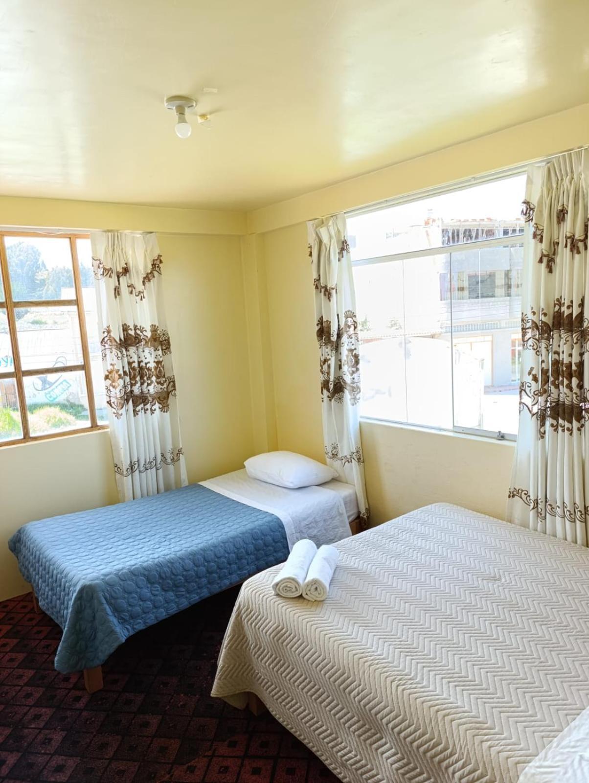 Hotel Summita Yunguyo Екстериор снимка