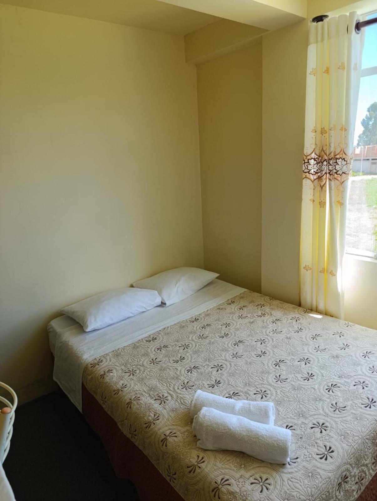 Hotel Summita Yunguyo Екстериор снимка