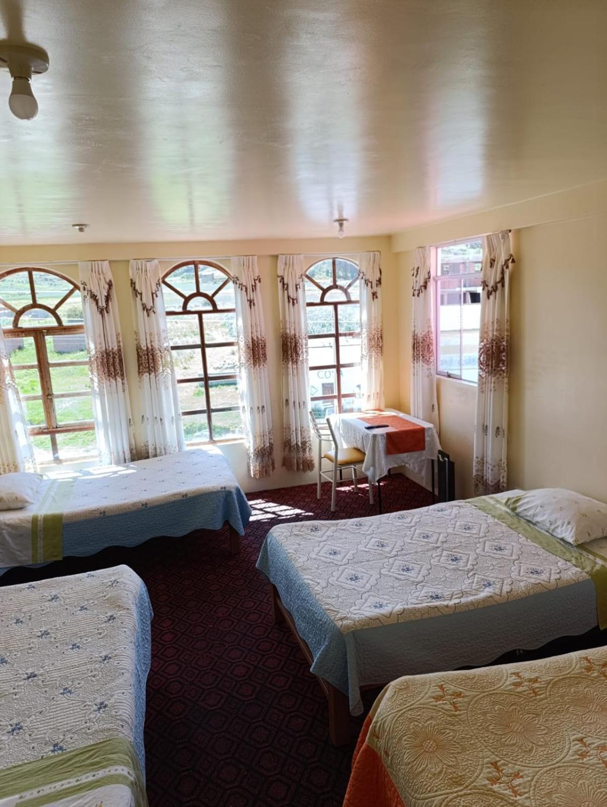 Hotel Summita Yunguyo Екстериор снимка
