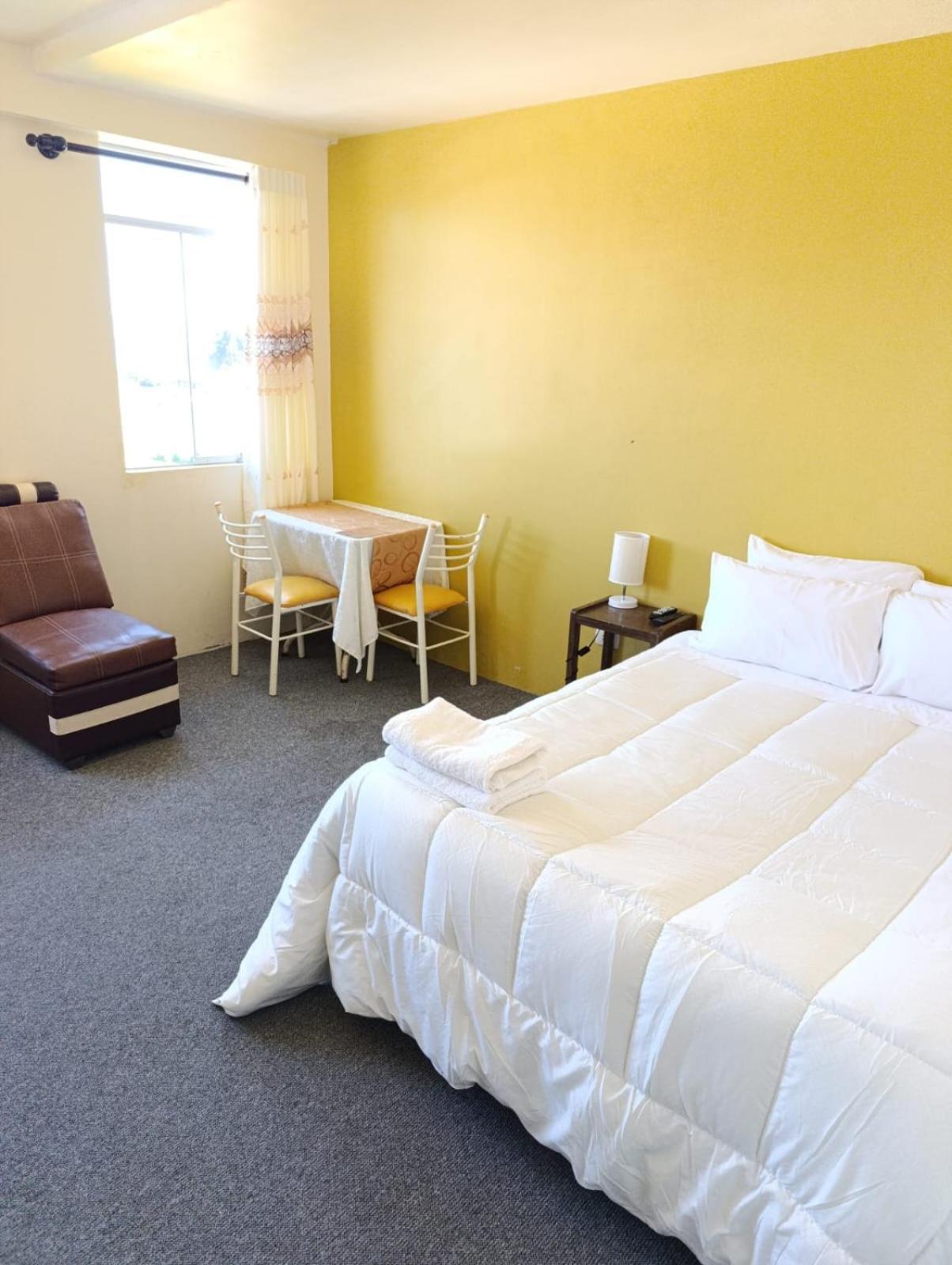 Hotel Summita Yunguyo Екстериор снимка