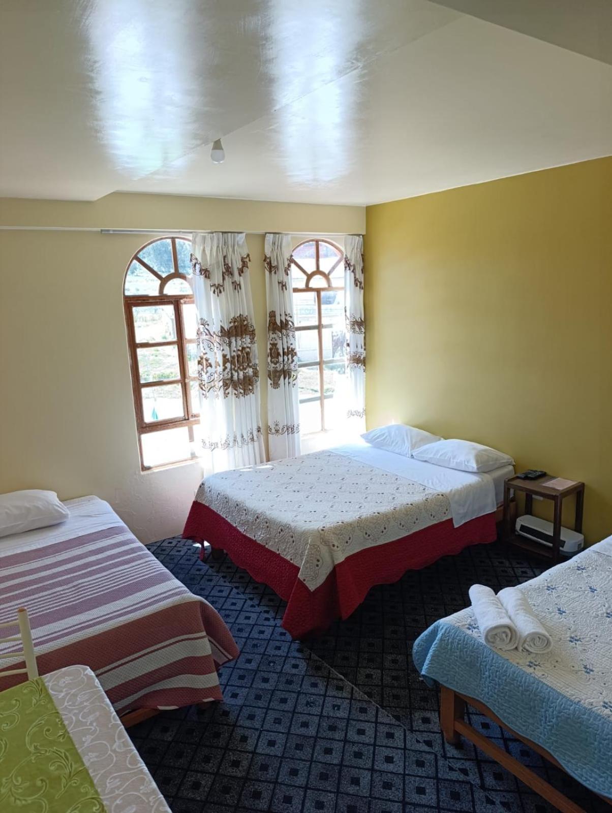 Hotel Summita Yunguyo Екстериор снимка